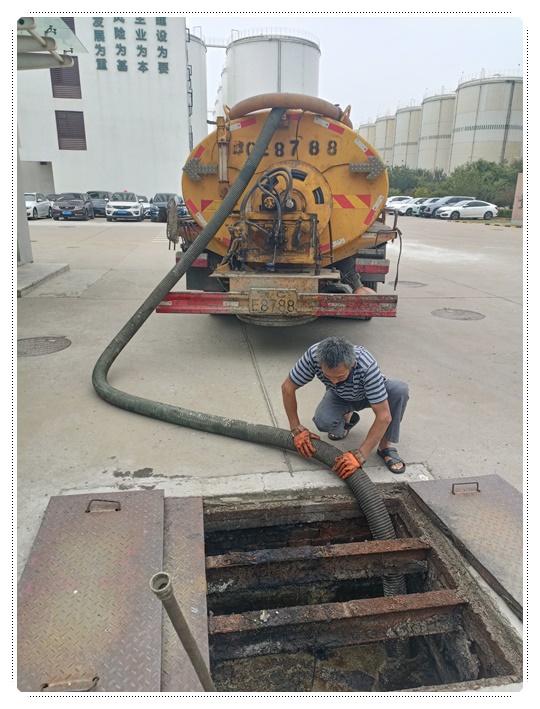 竟陵街道隔油池清掏