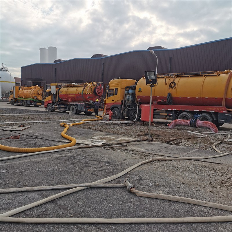 竟陵街道污水池清理