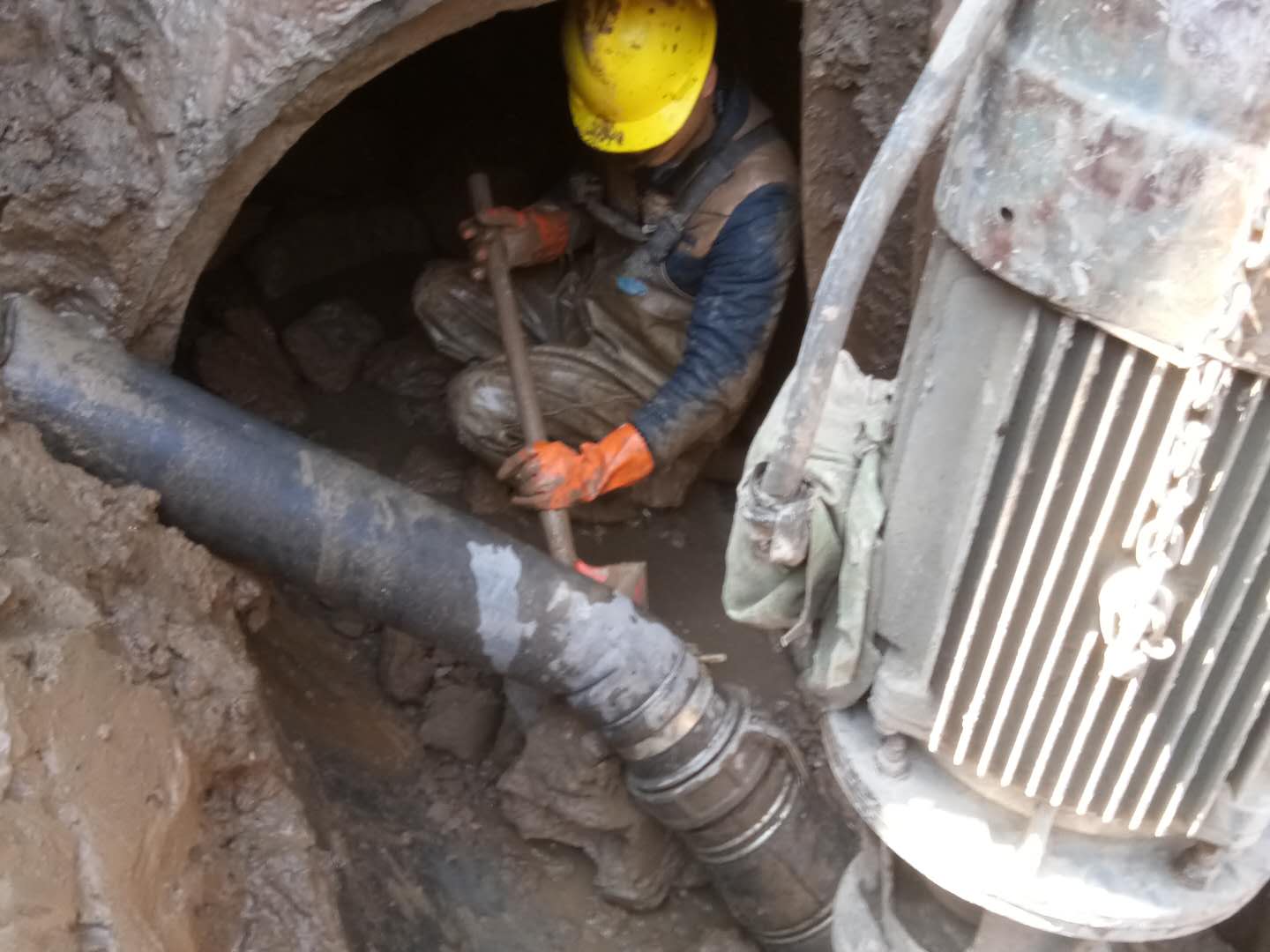 竟陵街道管道清淤